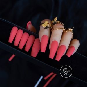 Matte Peach - High quality & sturdy press on nails - Application kit INCLUDED